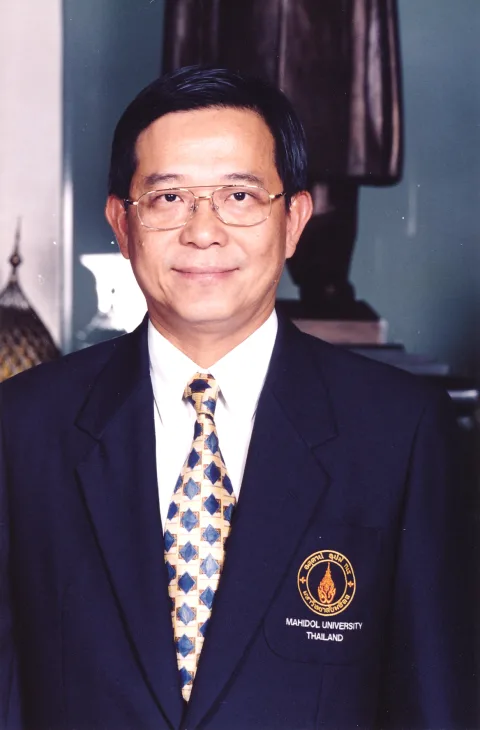 ผู้อำนวยการลำดับที่ ๖ รศ.นพ. ประเสริฐ ศัลย์วิวรรธน์