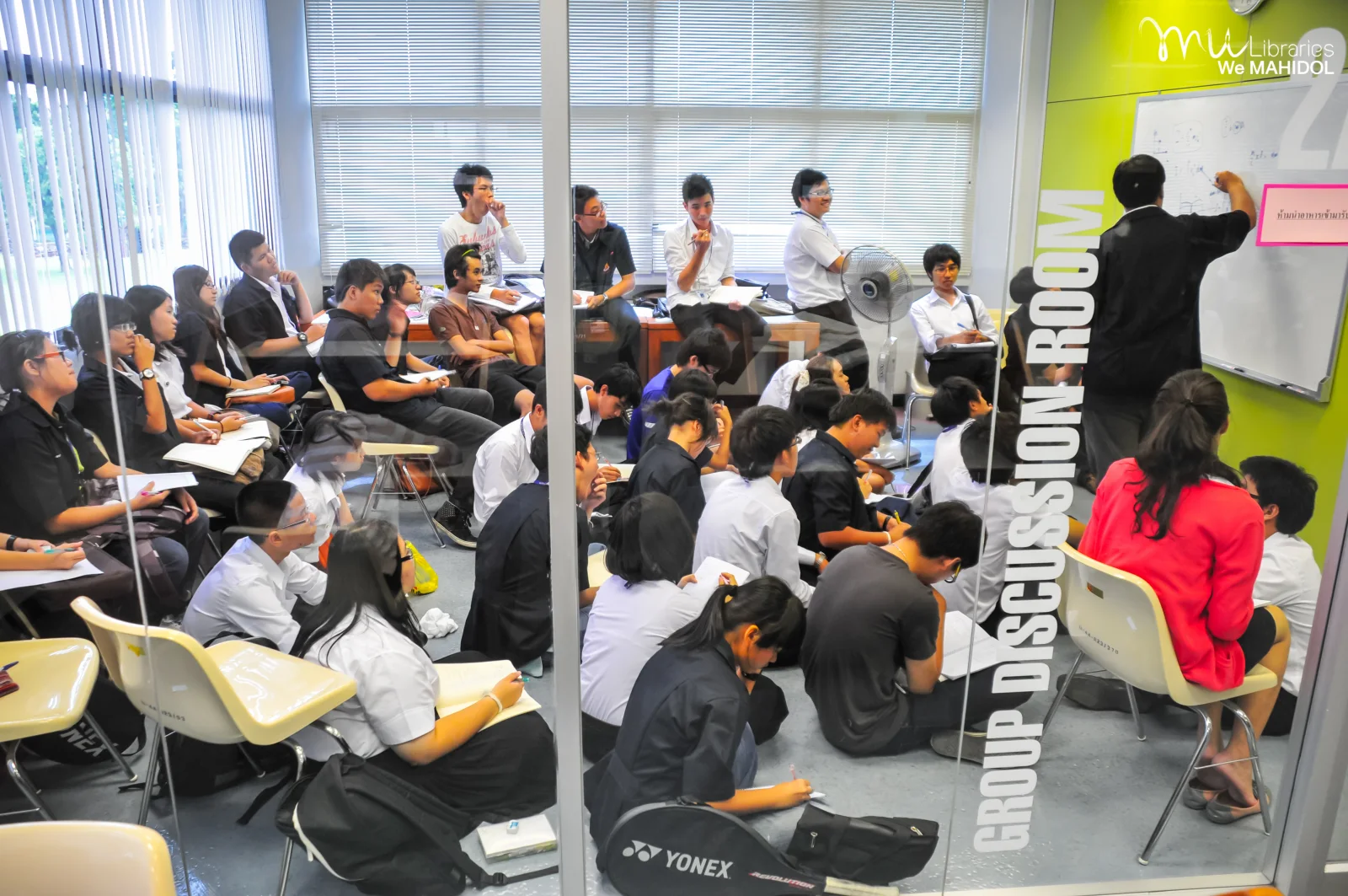 Group Discussion Room ห้องติวและอภิปรายกลุ่มของนักศึกษา